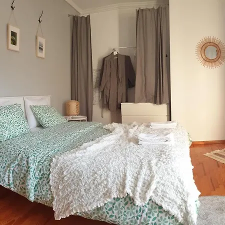 Cozy 3 Bedroom Apartment Керкини Экстерьер фото