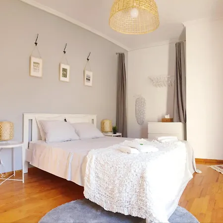 Cozy 3 Bedroom Apartment Керкини Экстерьер фото